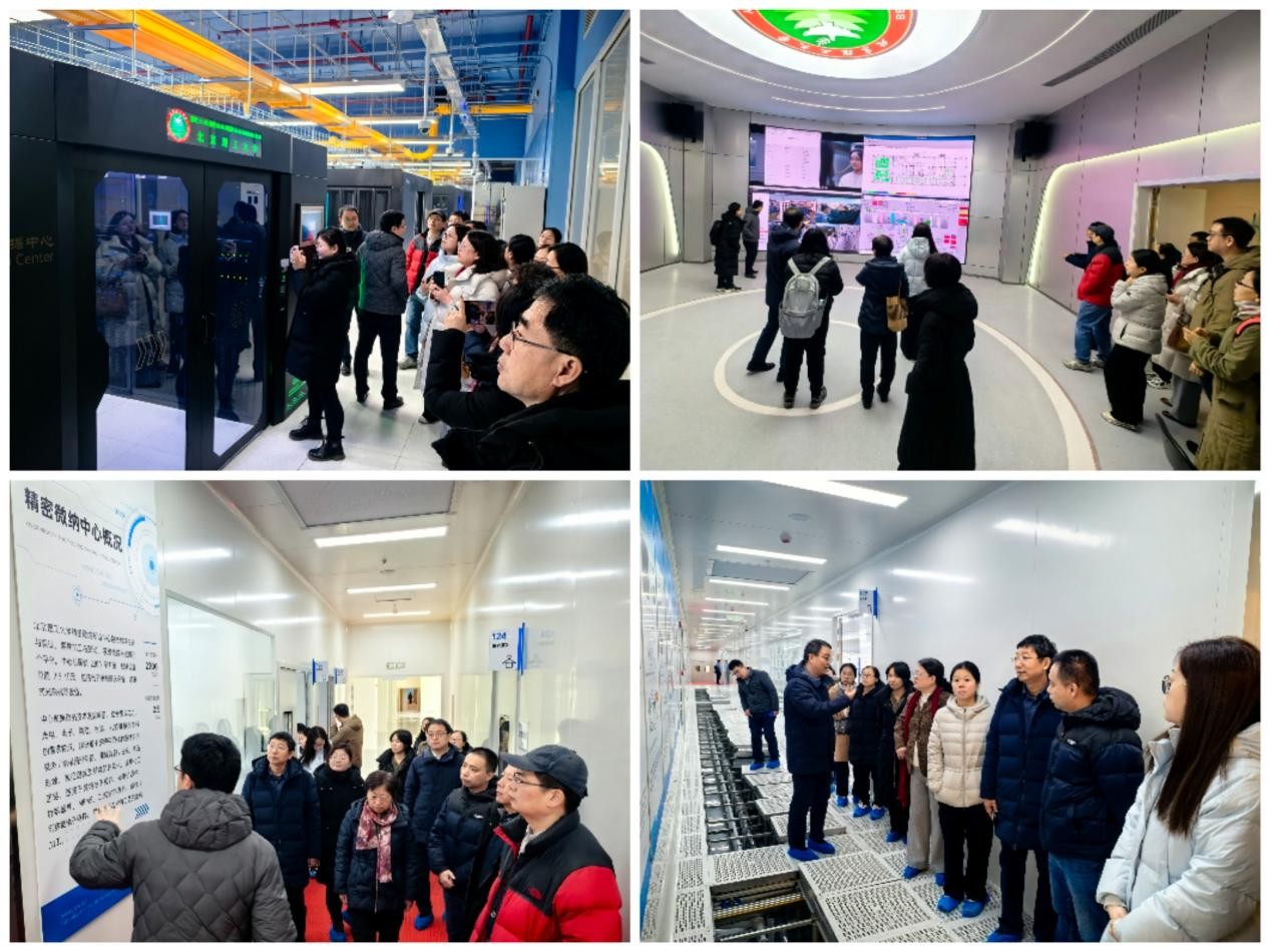 世界杯官方网站教师代表赴学校智算中心开展学习调研活动.jpg